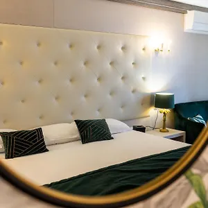 Le Fouquet's Hotel