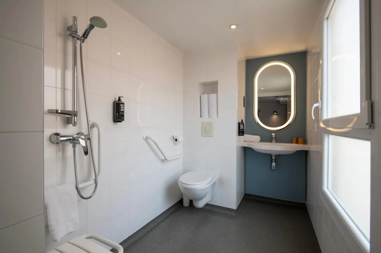 Ibis Cannes Centre 3*,